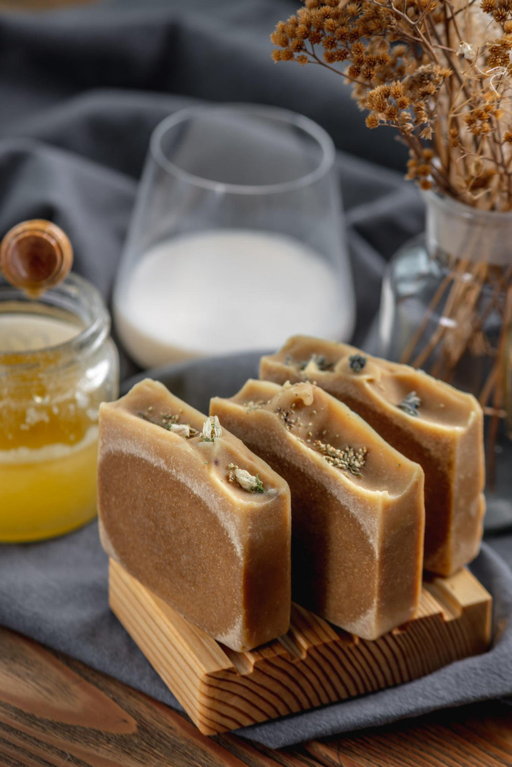 Apothecary roots with a modern approach to clean beauty.